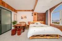 Du'an Honghuozhuan Art Homestay (Du'an High-Speed Railway Station)