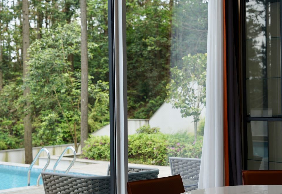 隐于松林五卧泳池别墅