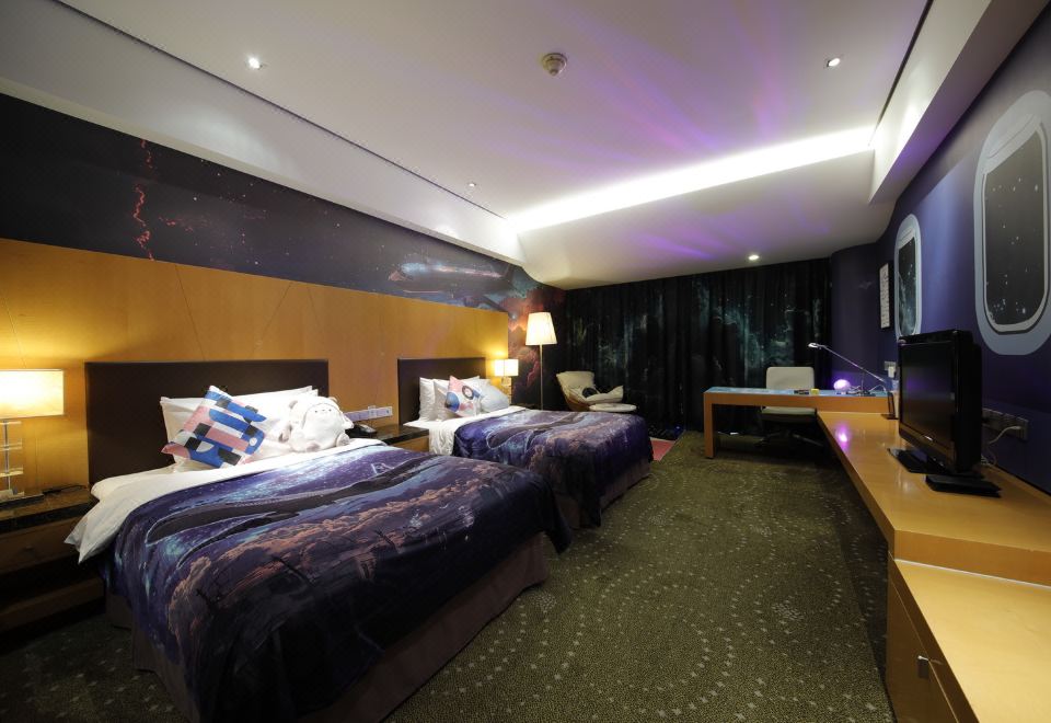 Crowne Plaza Tianjin BinhaiAviation Theme Twin Room