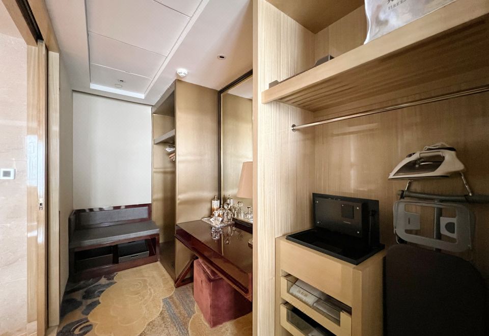 Wanda Realm FushunExecutive Suite (2 Bathrooms)