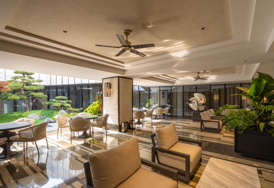 The Ritz-Carlton, SuzhouClub Deluxe Suite, City View, King Bed