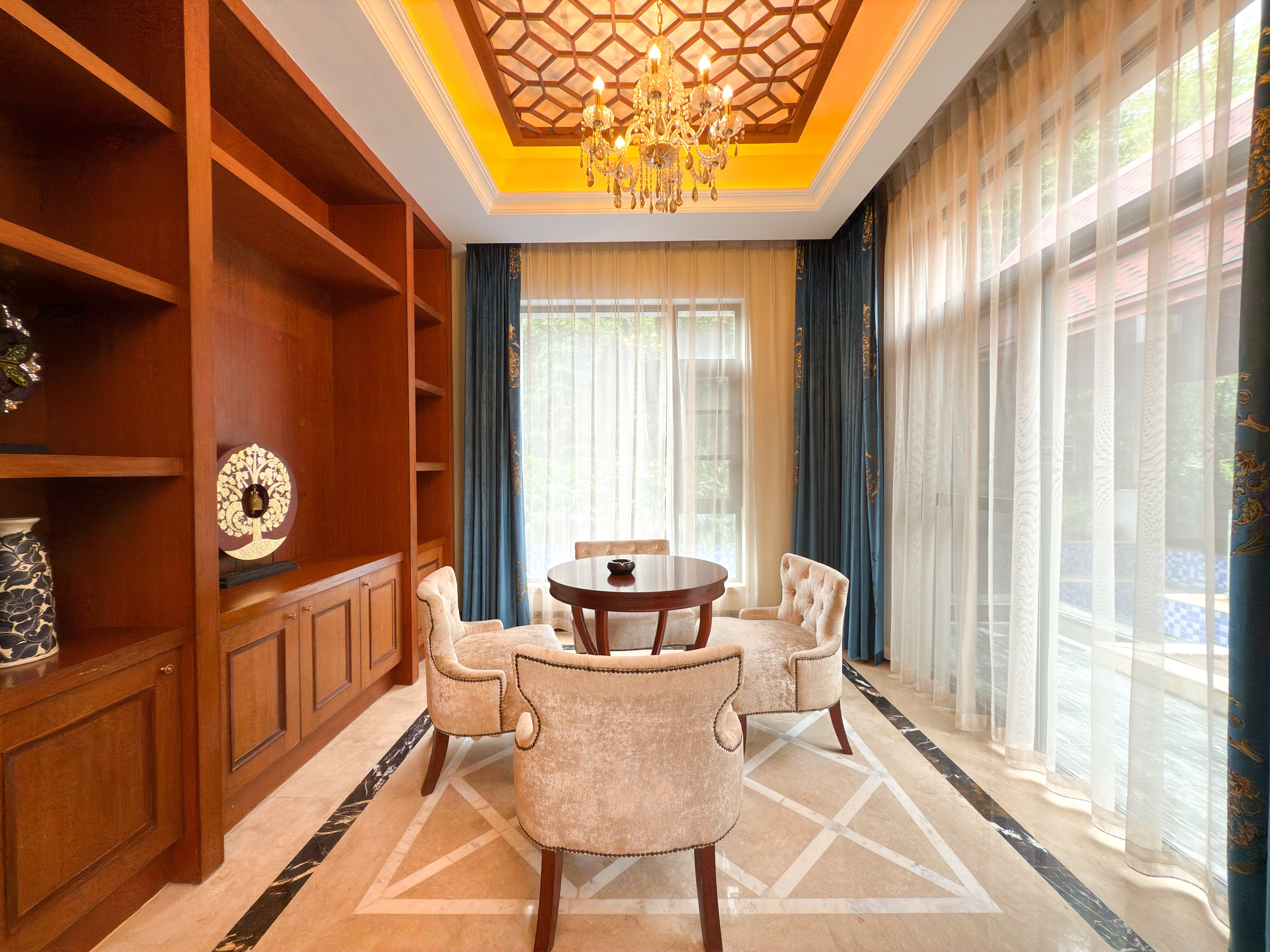 独栋泳池四卧别墅