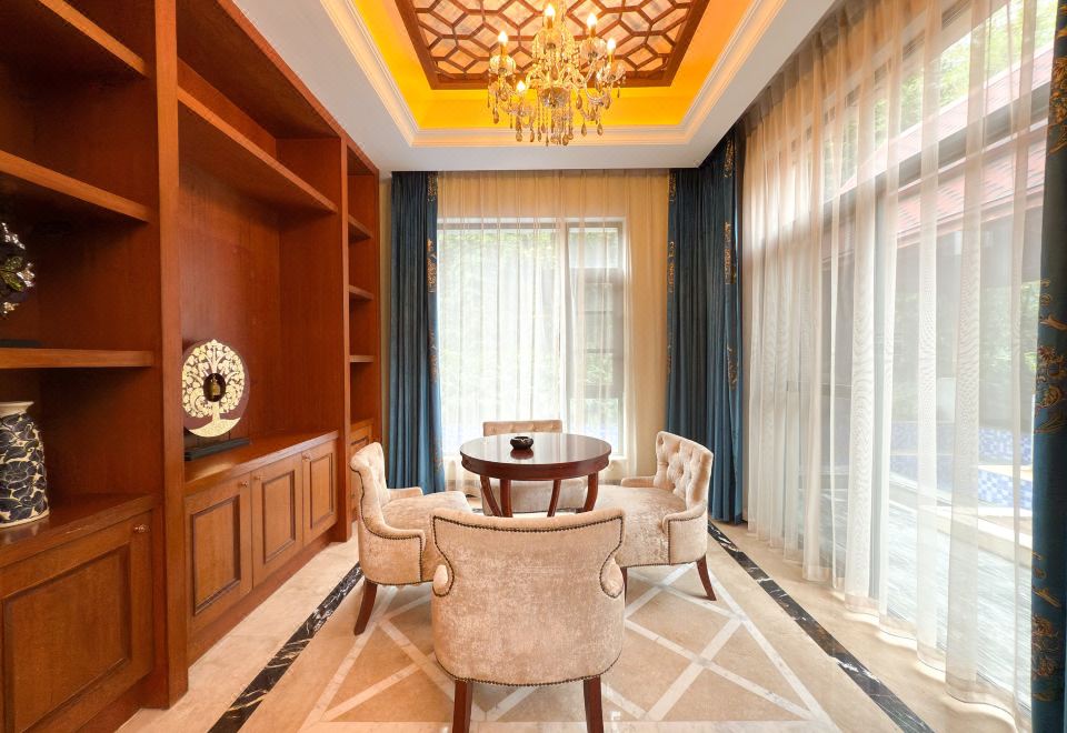 独栋泳池四卧别墅