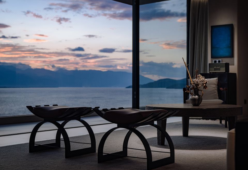 270度海景豪華家庭套房「馬歇爾音響+戴森吹風機」