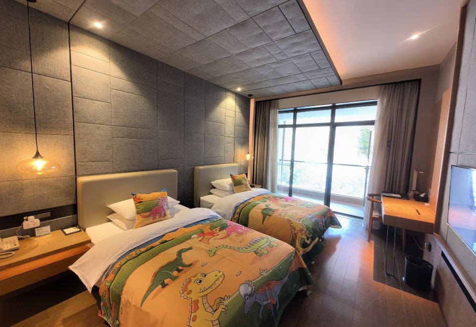 Qinglongshanzhuang HotelFamily Friendly Themed Room (2 Beds) (Building 2)