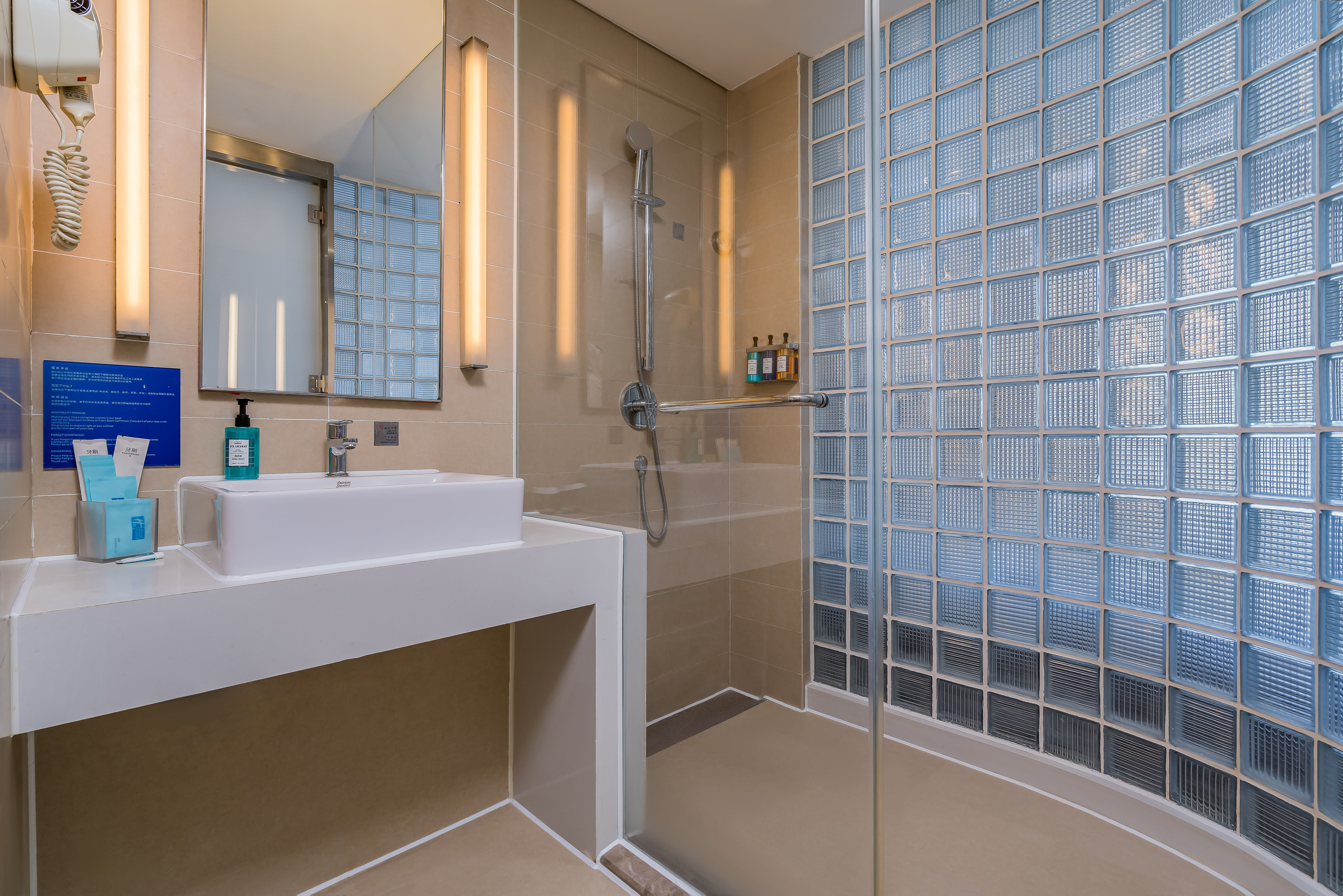 静享双床房【中央空调供暖+羽绒枕被+康乃馨床品】