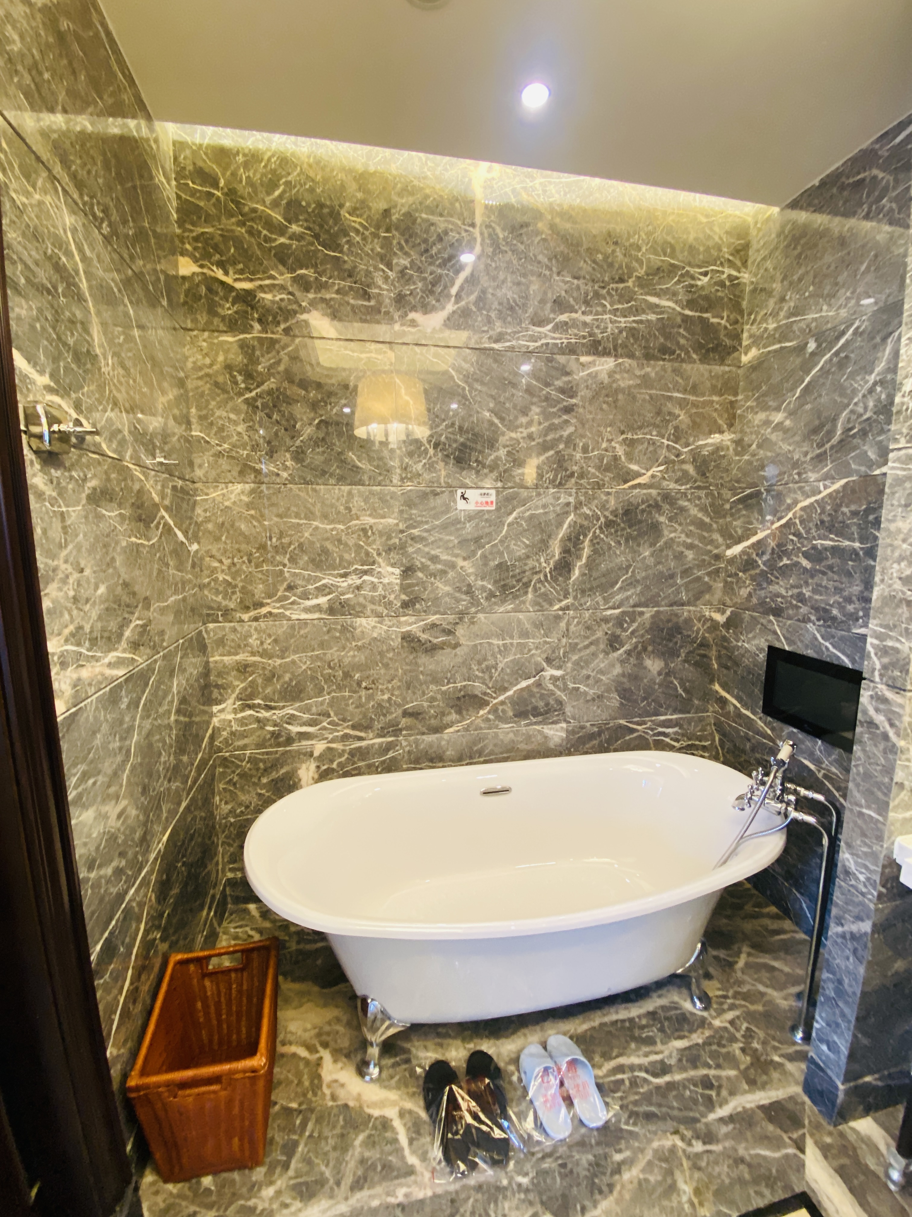 加床园景家庭阳台套房