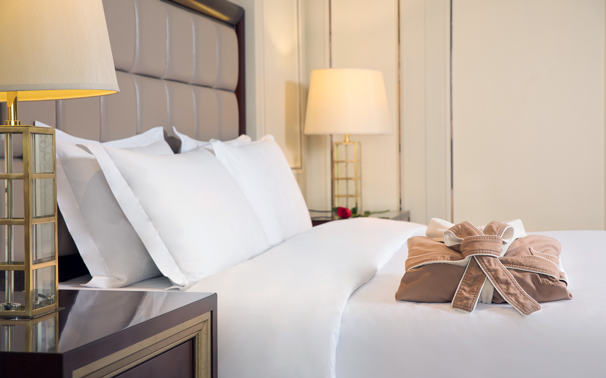 山谷疗愈·天鹅湖景大床房