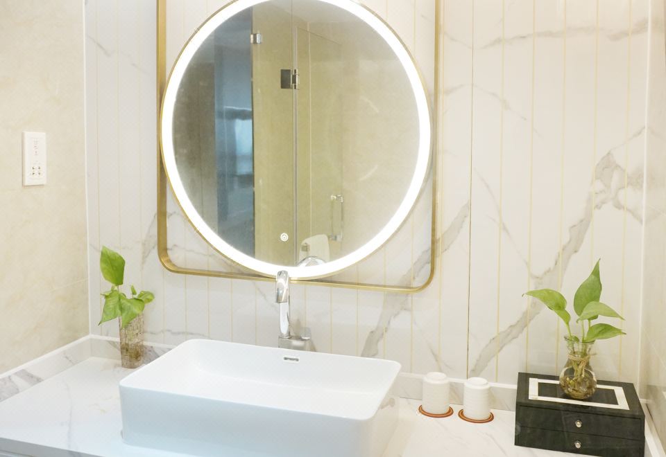 Zero Pressure Deluxe Business Double Bed Room