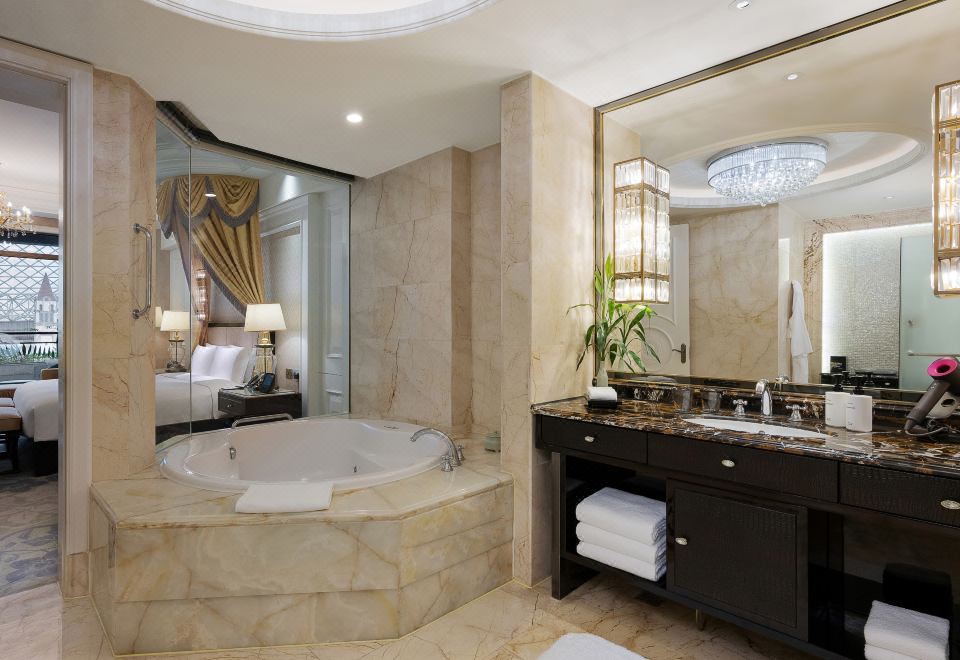 InterContinental Chengdu Global CenterSuite - 1-Bedroom (Double Bed) (Living Room)