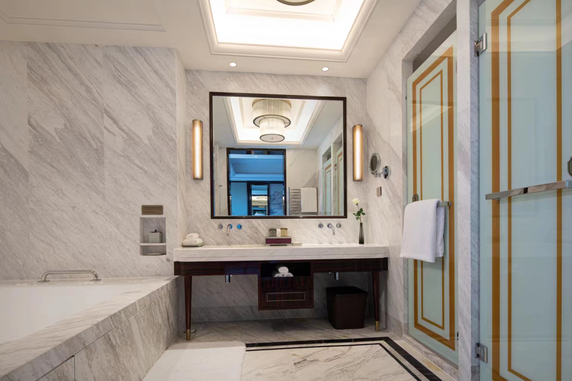 豪华娱乐大床房