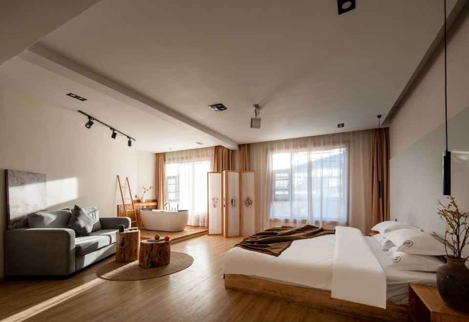 Guestroom - Double Occupancy (King Bed) (Bathtub, Floor Heating)