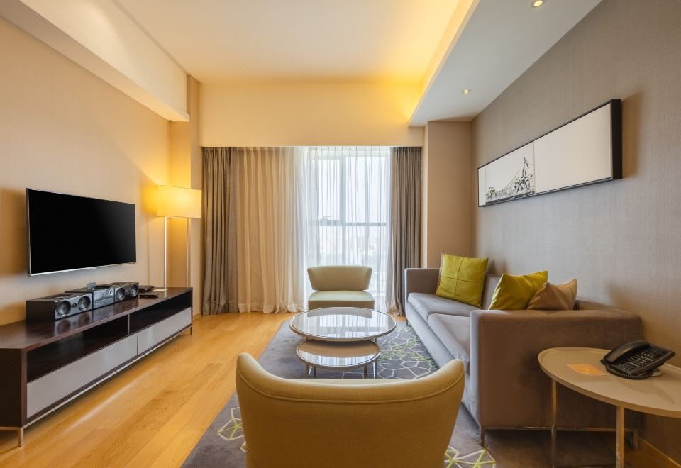 三室行政房 | 全套廚房設備+雙衞生間+洗衣機