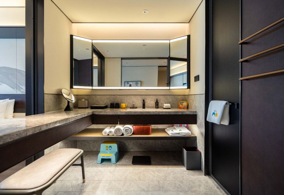 JOYA Hangzhou Qianjiang CBDB.Duck Family Theme Room