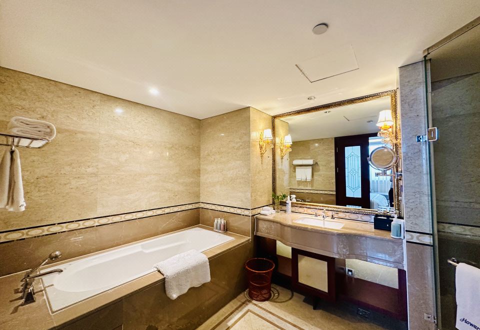 Howard Johnson Domando Plaza WulanchabuGuandan Sports Recreation Suite