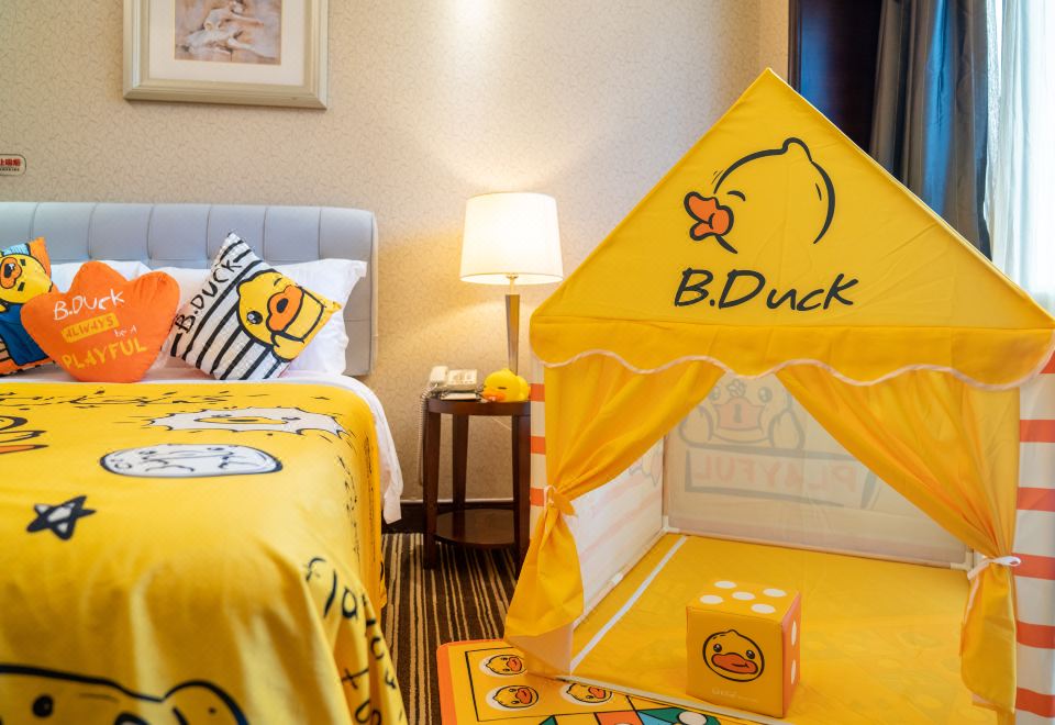 經典小黃鴨主題家庭套房
