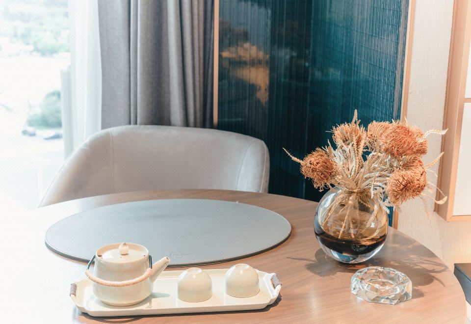 White Swan Hotel ZhanjiangSuperior 2-bed Room