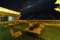 禅境・古樹富酸素荘園ホテル（巴塘古樹願いの地）
