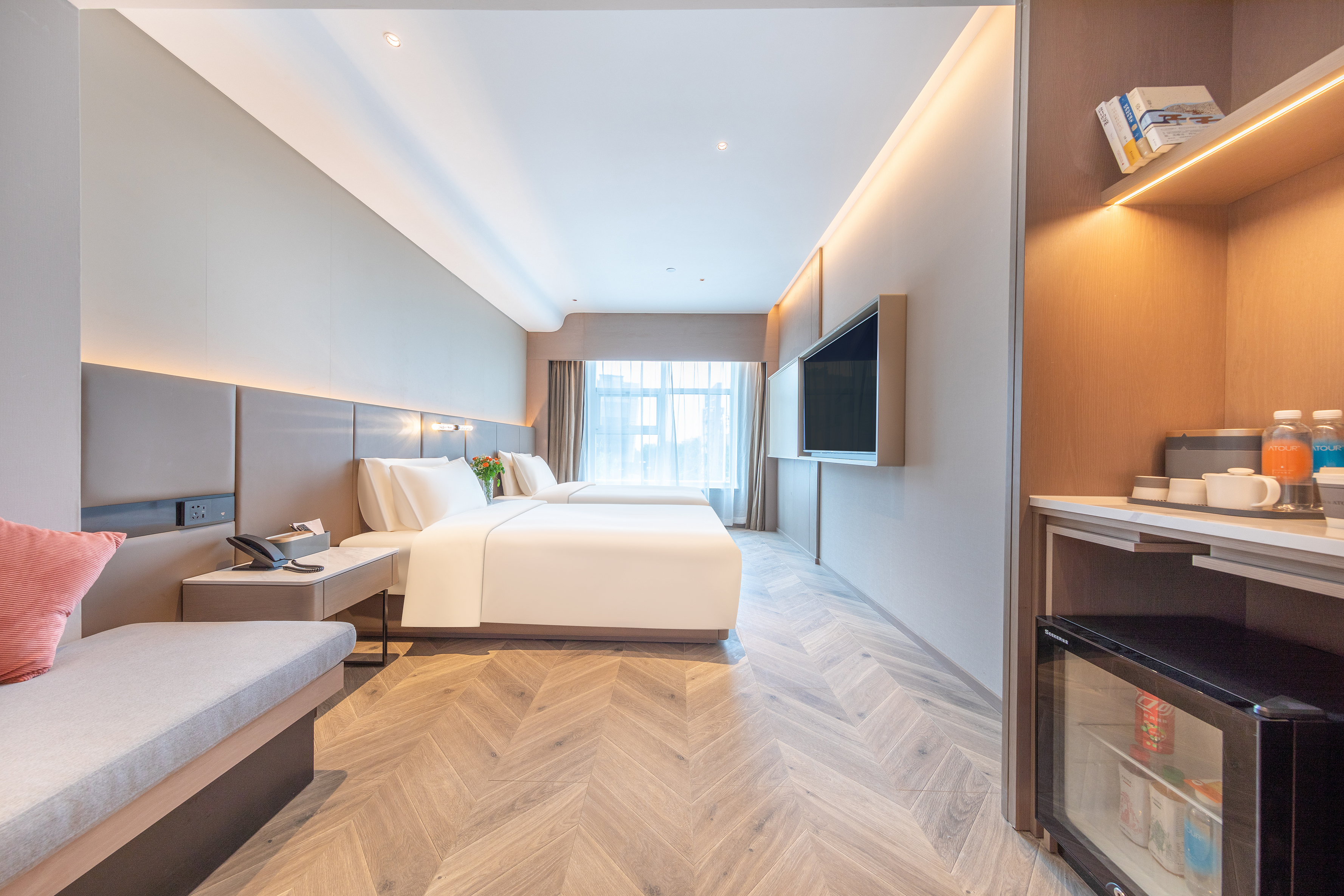 尊贵双床房（小冰箱-徕芬吹风机-投屏电视）