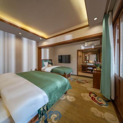 豪華親子家庭房（深睡乳膠床墊+獨立空調） 麗江逆旅客棧優惠