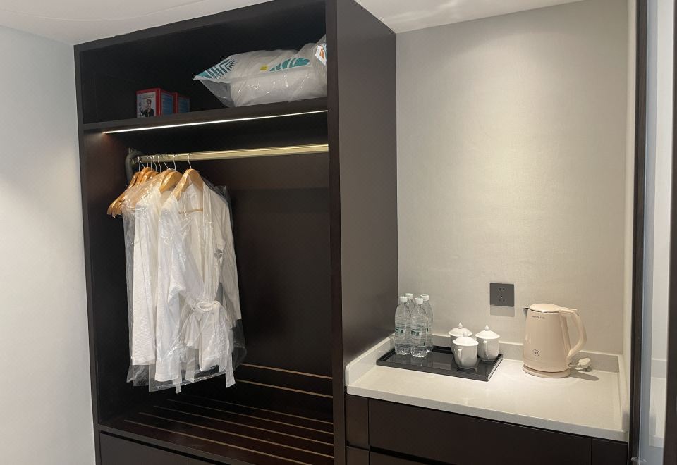 翠乐房欢聚三床房