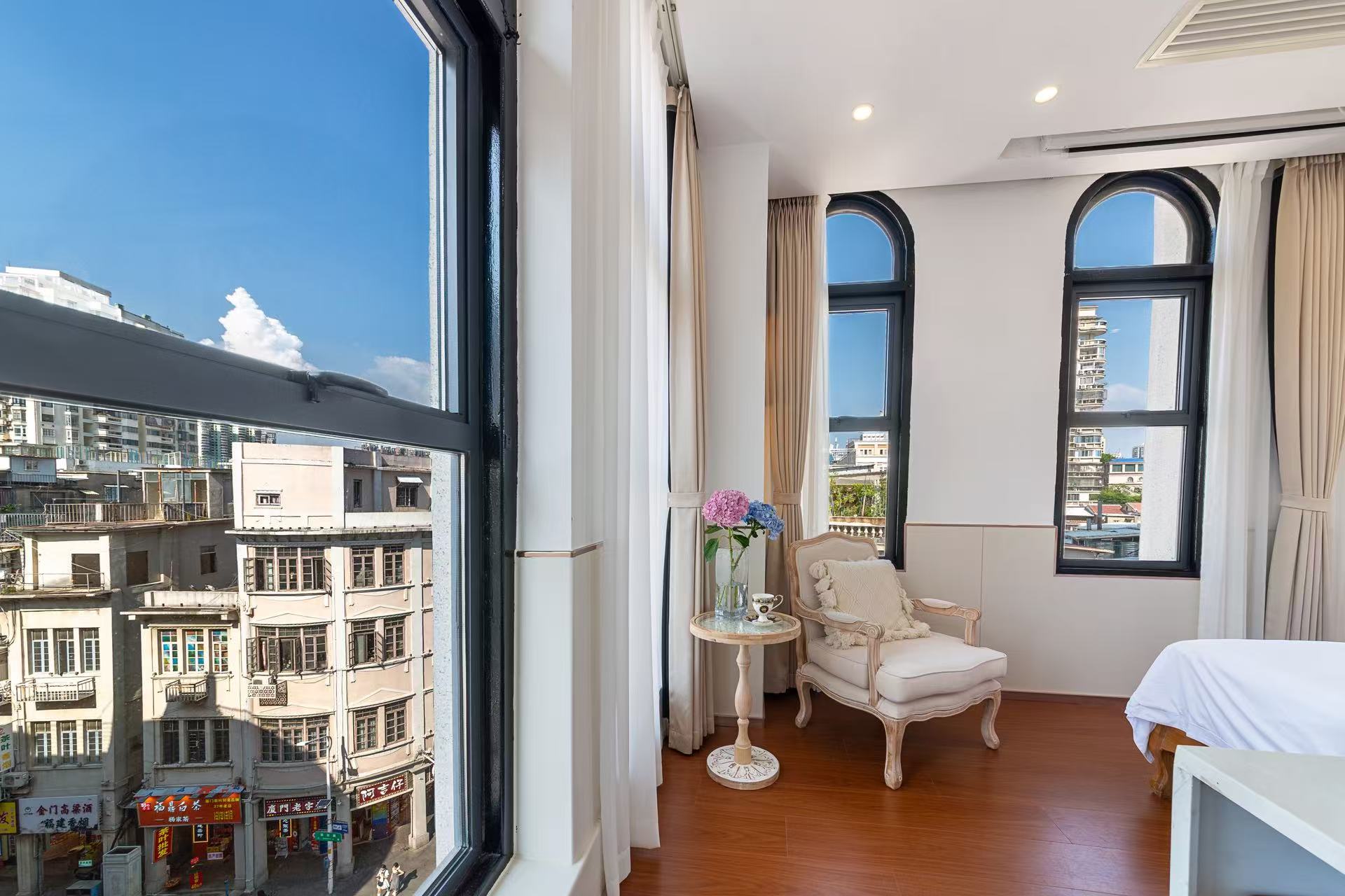 莫奈·南法古堡花园大床房（投影仪+浴缸+360度骑楼景