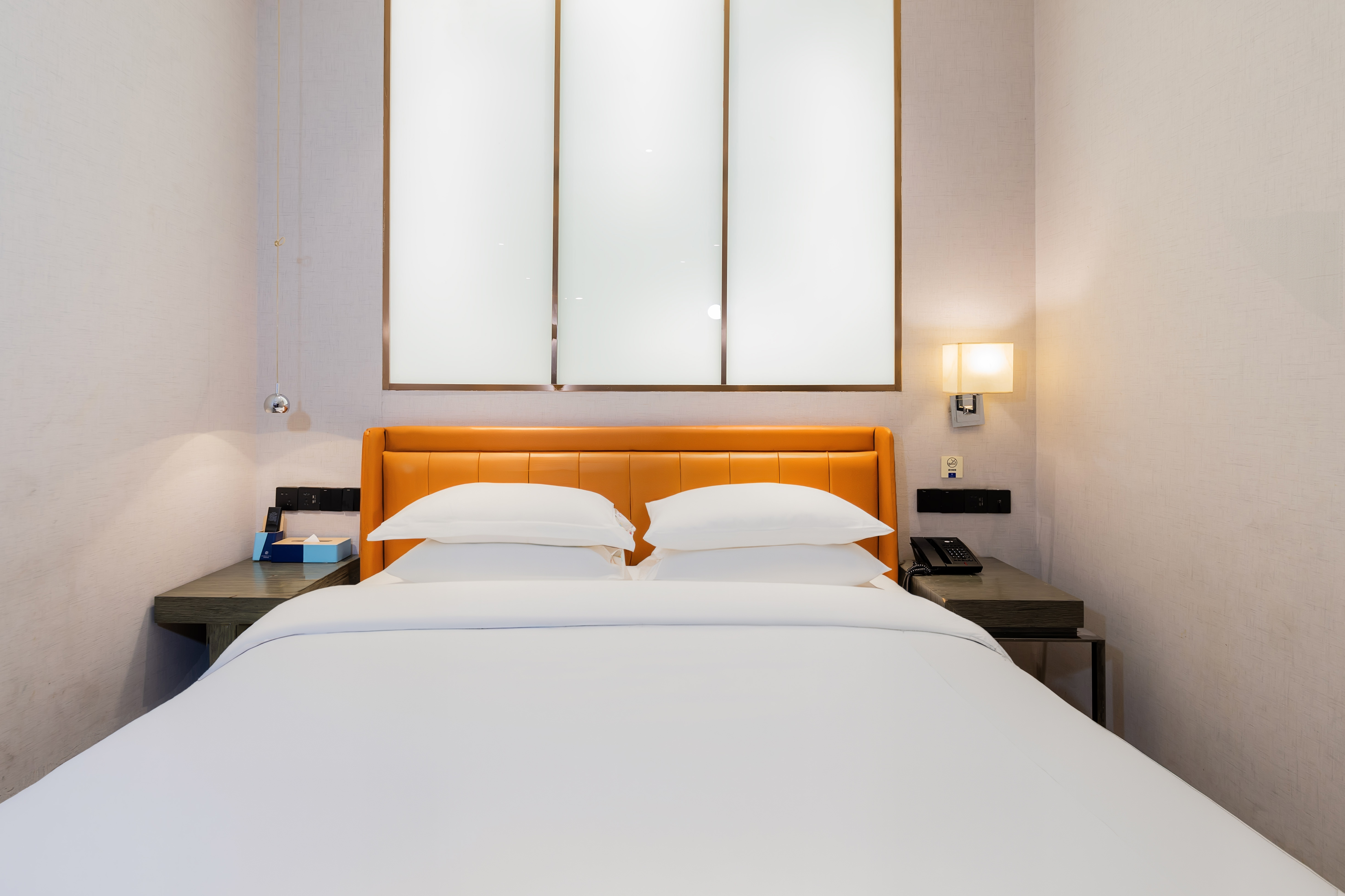 Starway Hotel (Xi'an North Railway Station, Fengcheng Fifth Road)酷角时尚大床房（亲肤床品+释压床垫+私享空间）