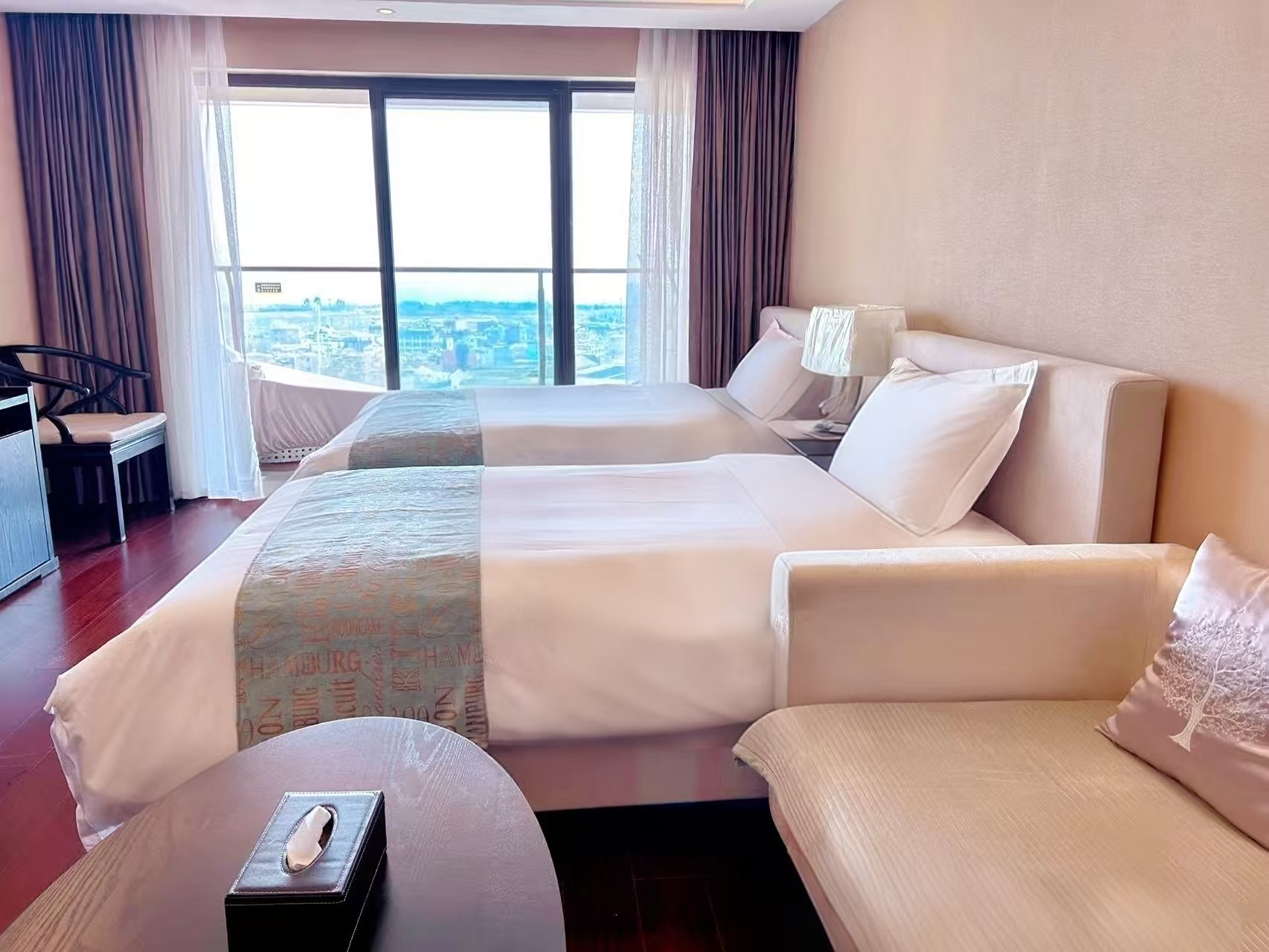 暮云·正湖景露台双床房