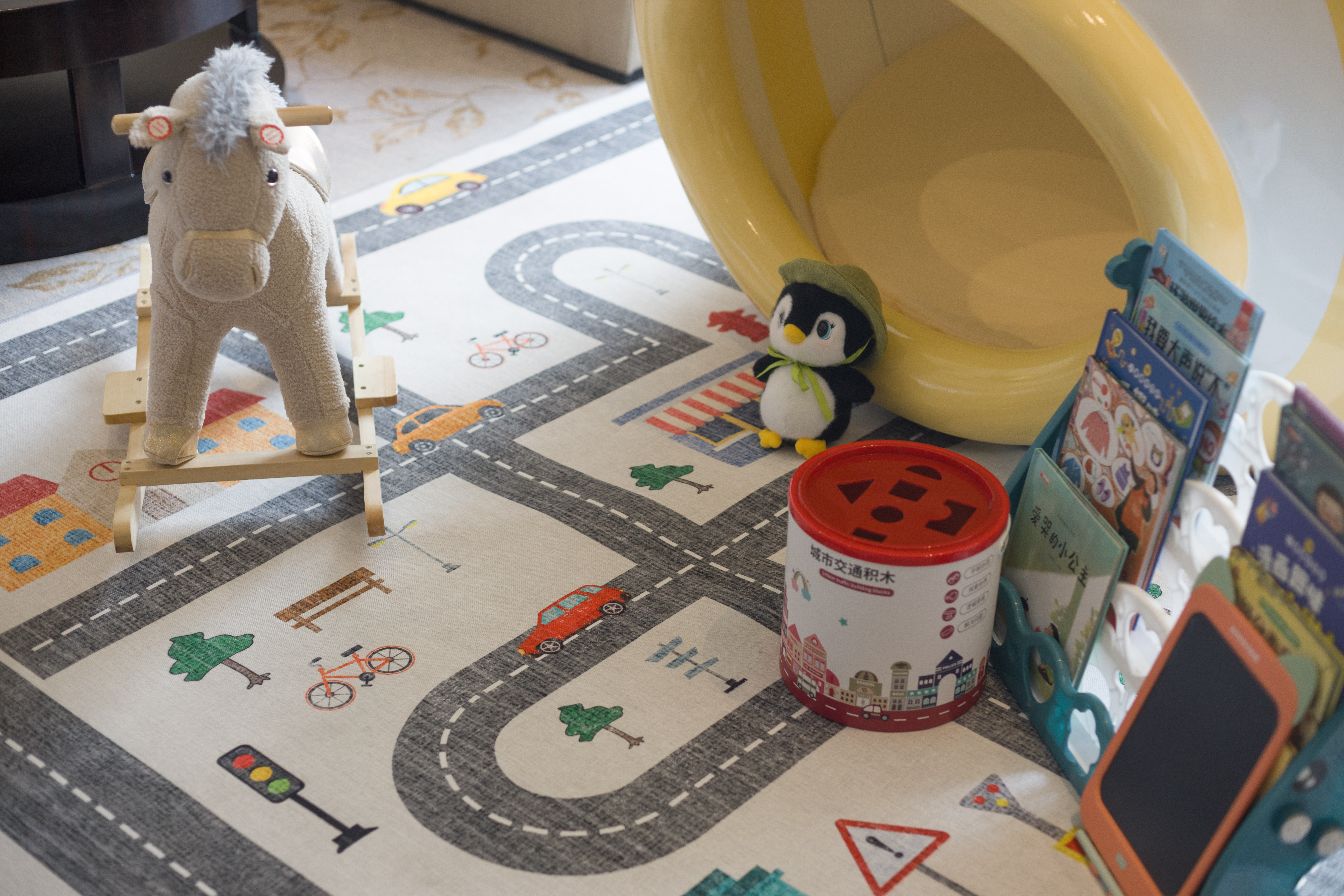 糖果飞屋亲子家庭大床房