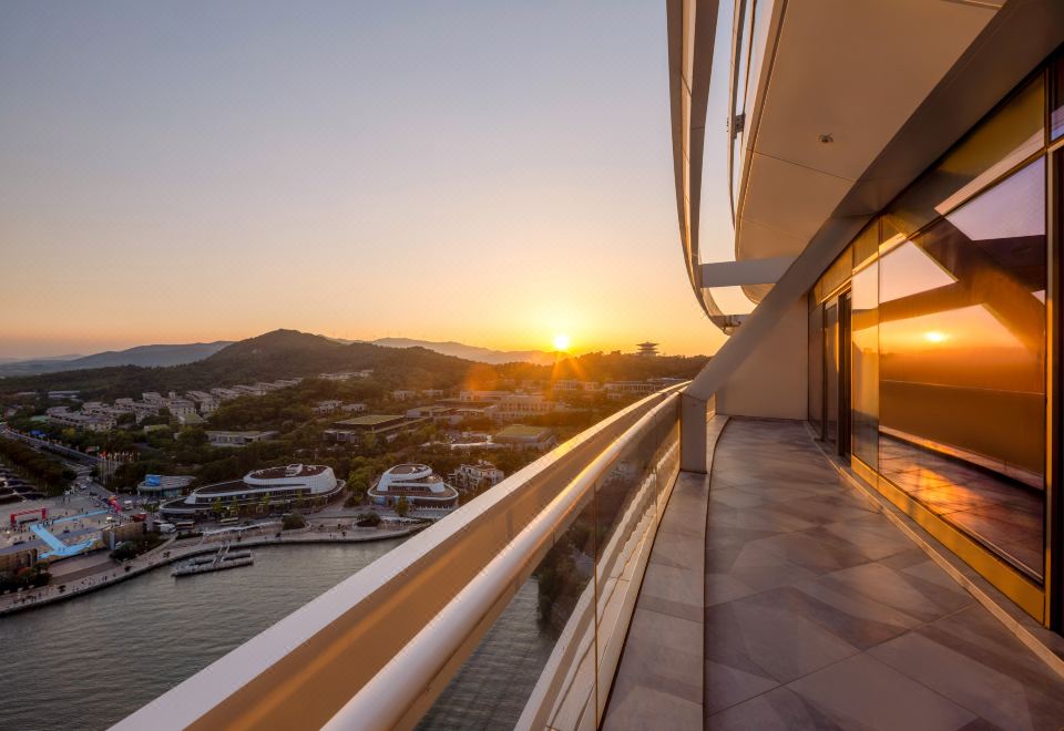 冷泉·270°高空广角太湖内湖景观双床套房