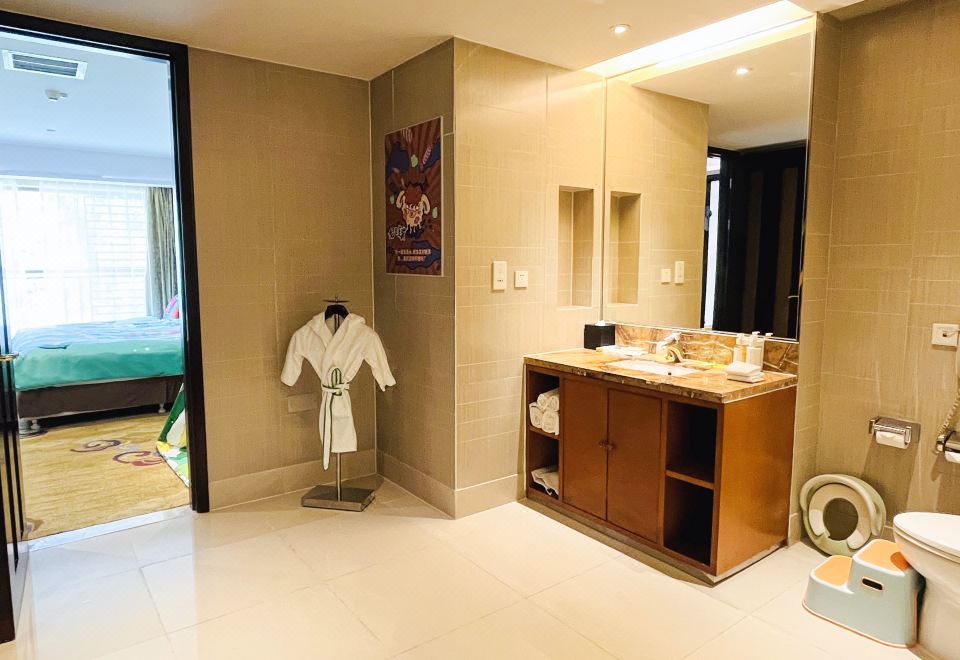 “微笑吧！外星小神獸”親子家庭套房