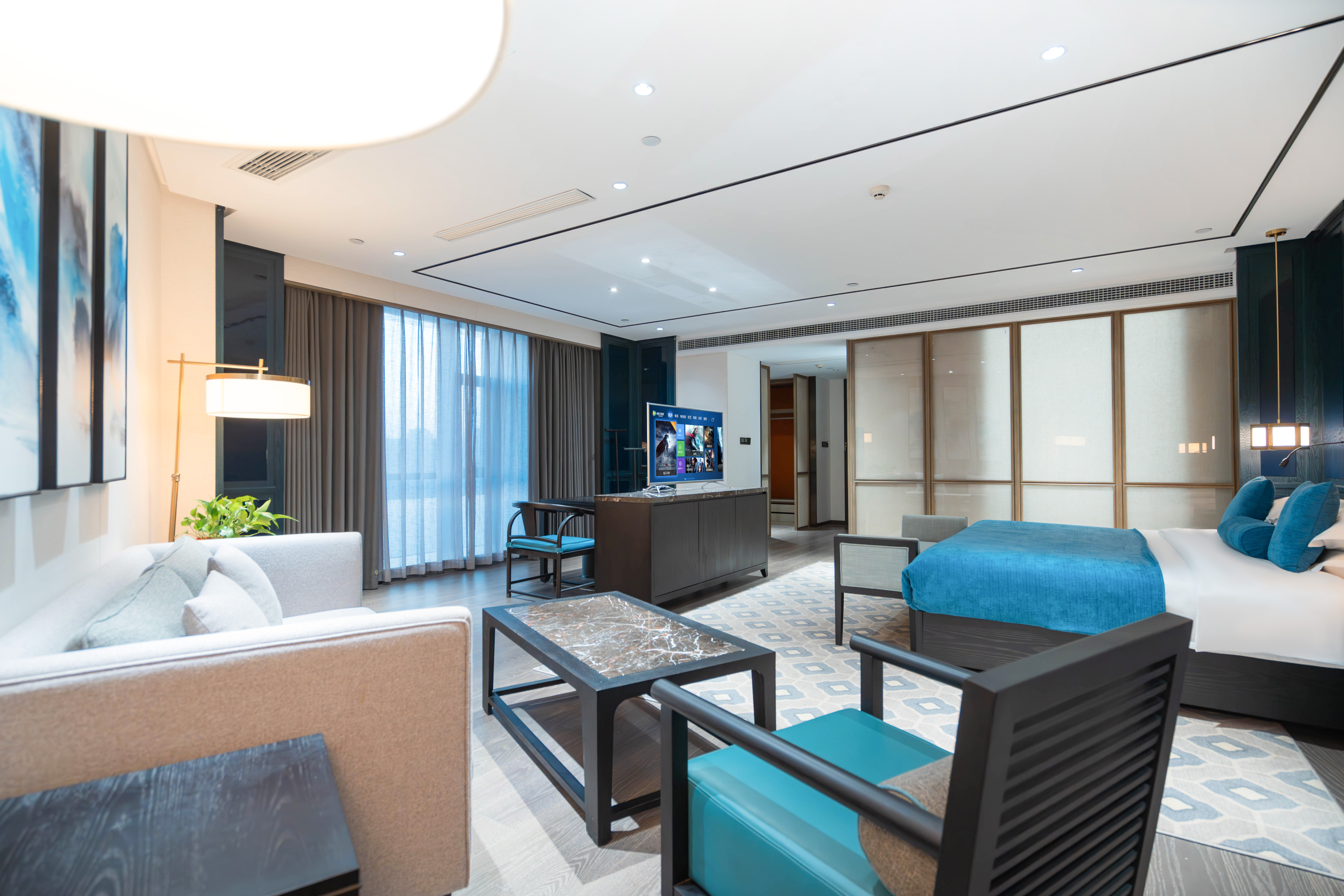 港府洲际商务大床房