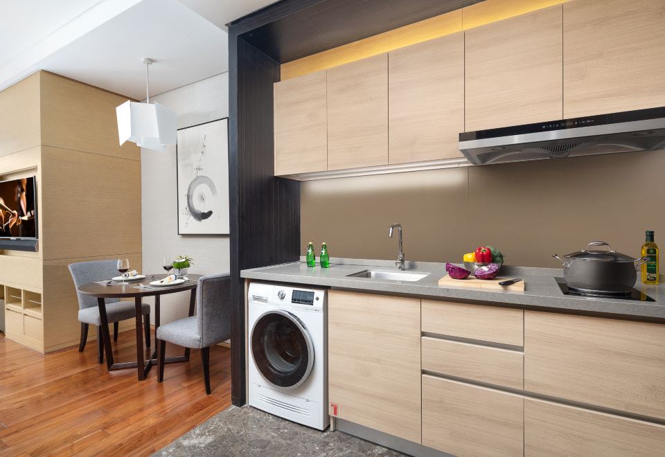 行政單房公寓-云端瞰景·高空獨居雅舍