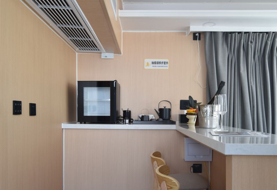 寵物友好星空艙（獨立平臺+寵物床+食盆）