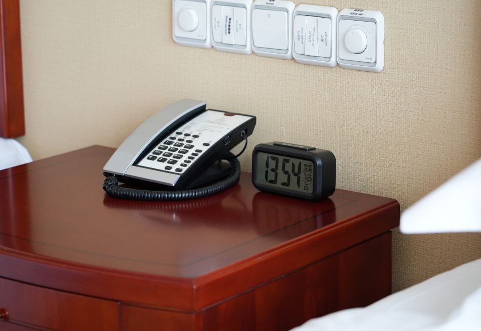 WUXI TAIHU HOTELGuestroom (Double Bed) (West Building)