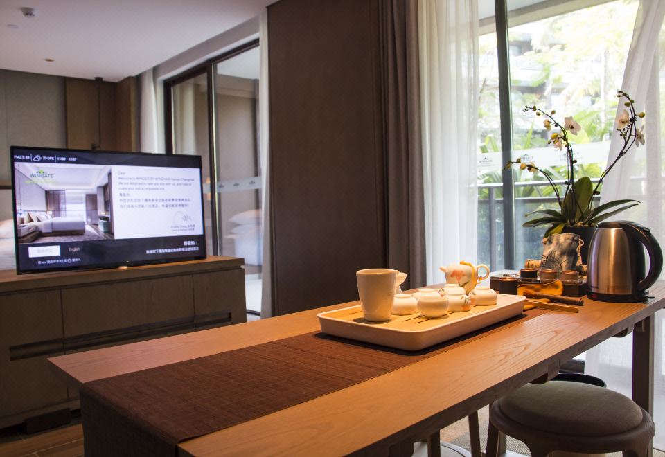 Wingate by Wyndham Hainan ChengmaiTheme Zen Room (Includes Wooden Fish, Heart Sutra, Incense, Taiji Costume, Blessing Plate, Tea Ware)