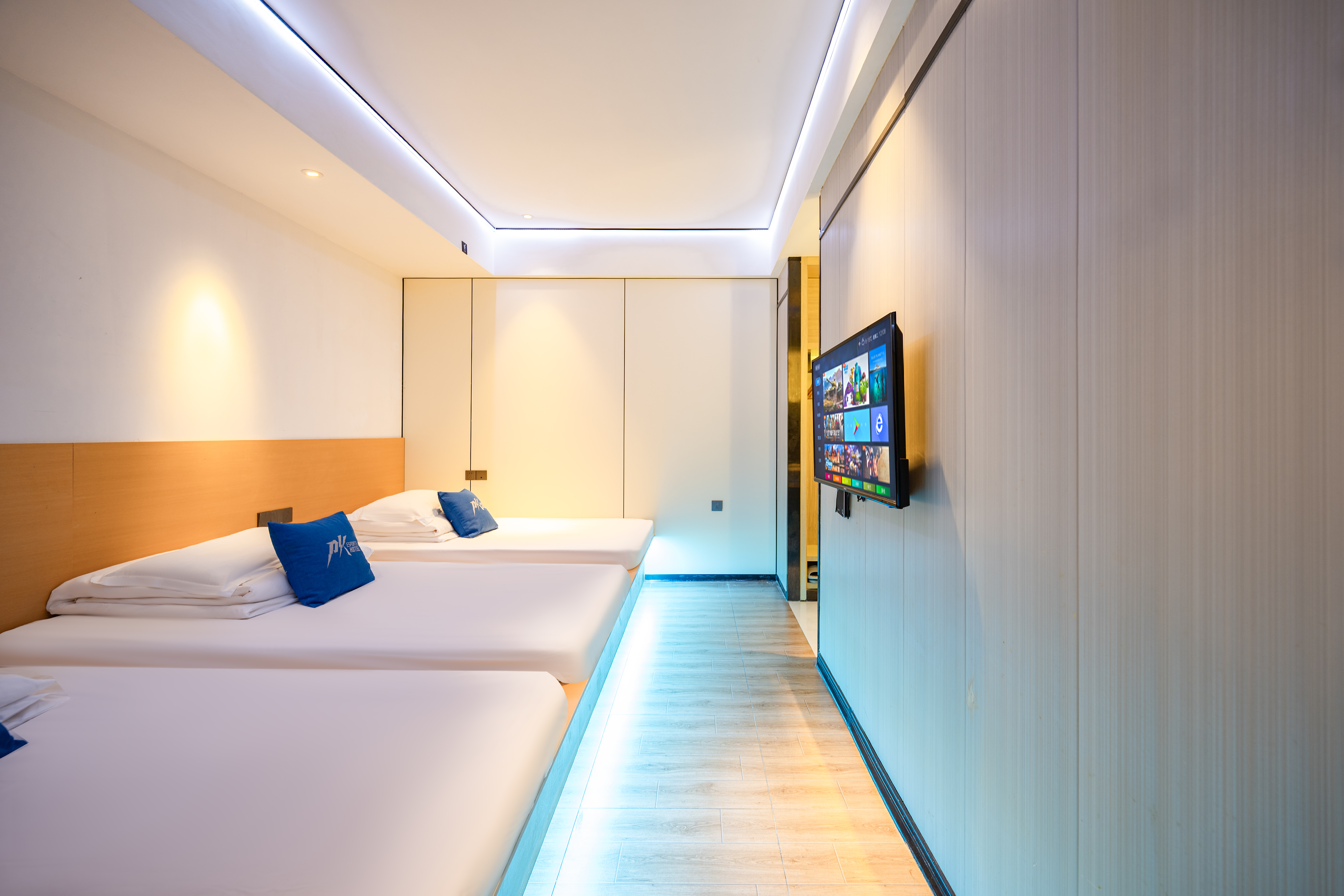 基友電競三人房[RTX3060+32G+i5-12400+2K+網吧特權]