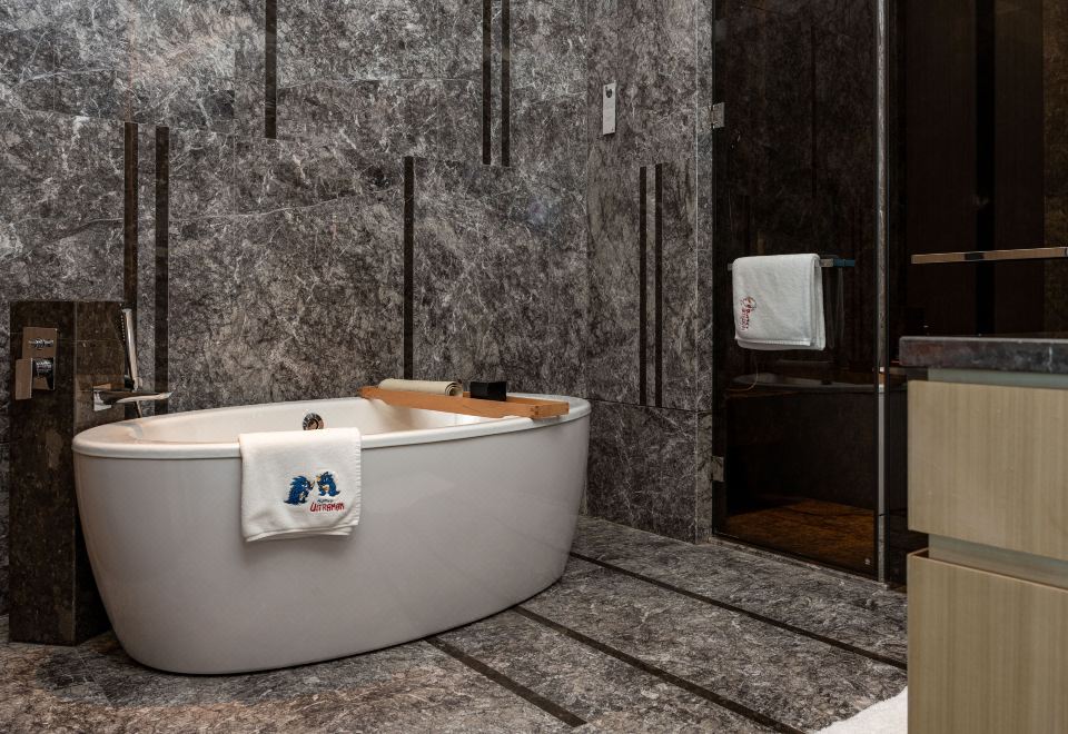 奥特曼主题双床 | 高空180度城景 +童趣帐篷+玩偶