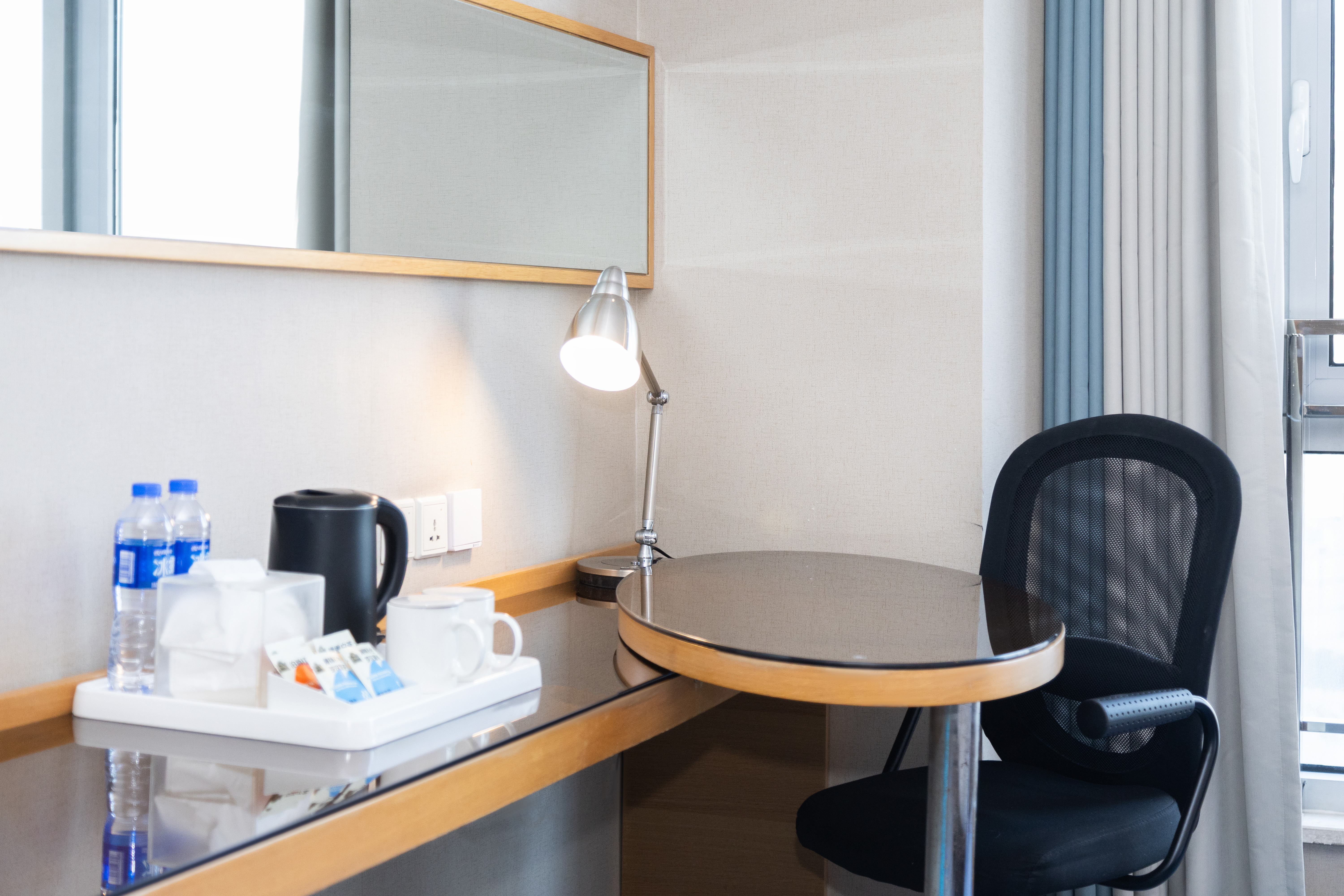 高级房 大床 城市景观