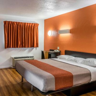 1 Full Bed, Ada Roll-in Shower And Microwave Fridge Motel 6-Chico, CA Promo Code