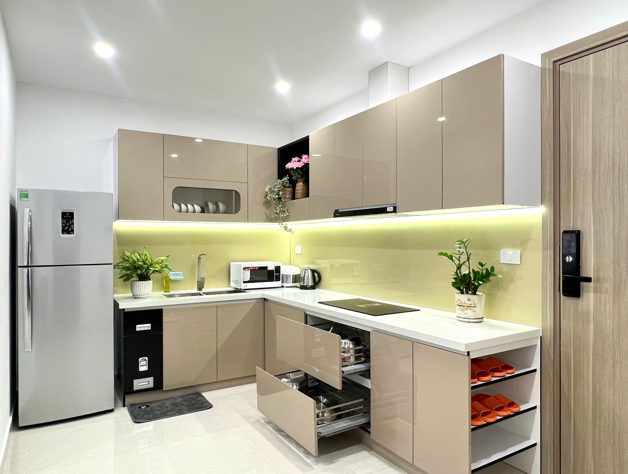 兩臥室陽臺公寓，城景+泳池