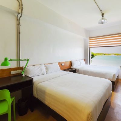 Superior Hive Travelbee Seaside Inn Promo Code