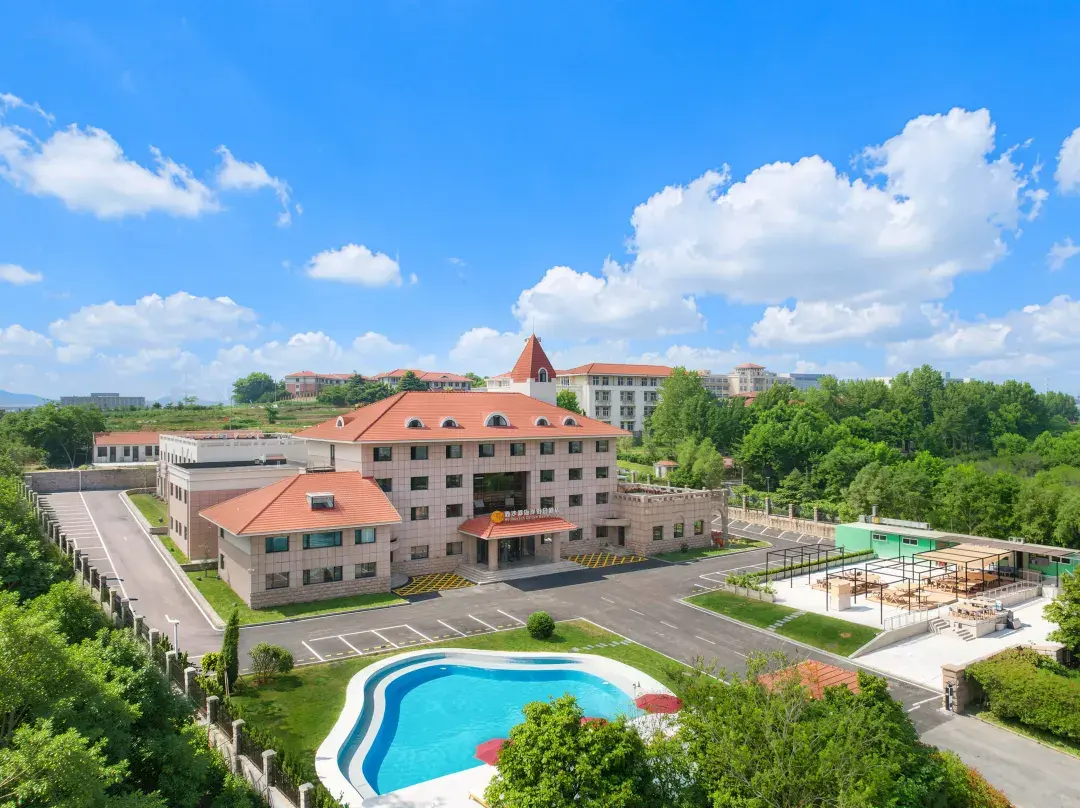 Qingdao Xinshatan Coast Holiday Hotel - Qingdao