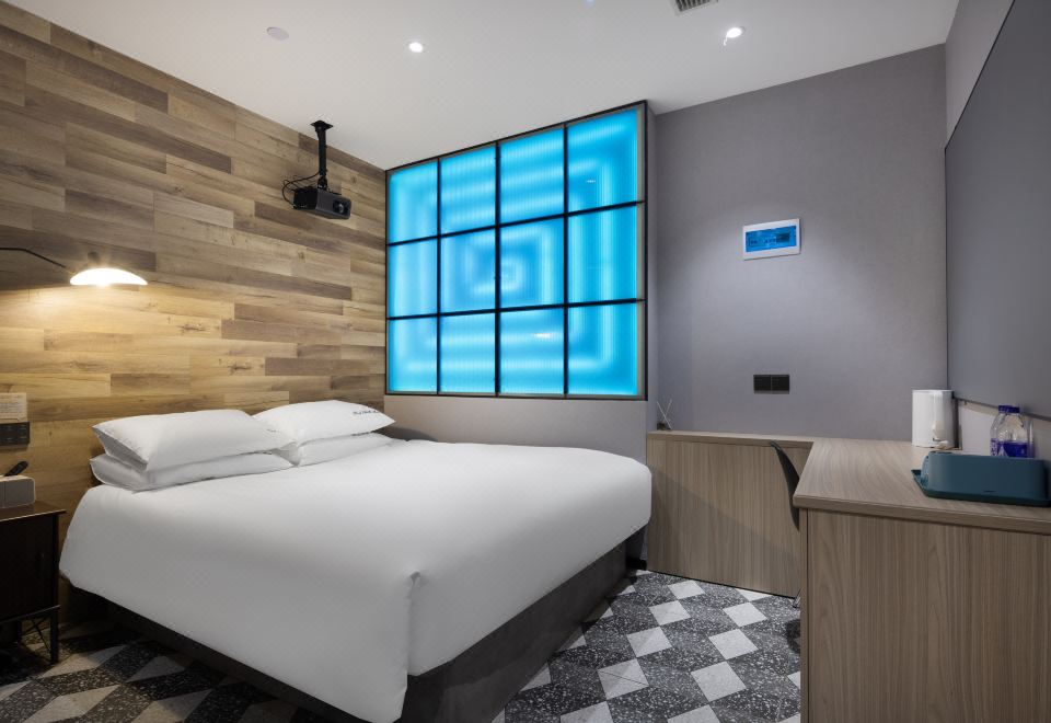 智能巨幕高级房（无窗）