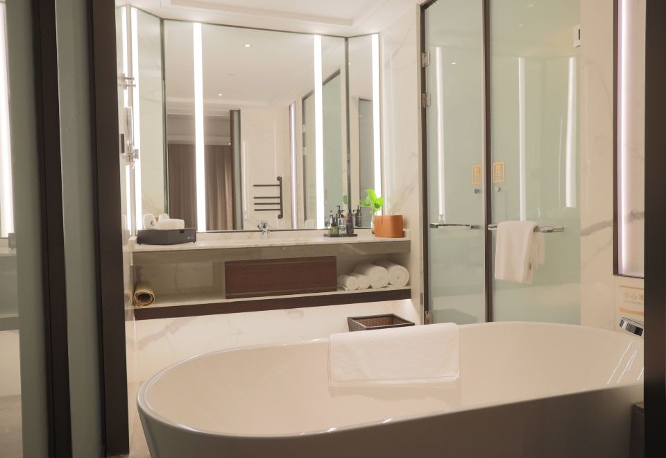 二号楼丨商务大床房无窗（加热毛巾架?戴森吹风机）