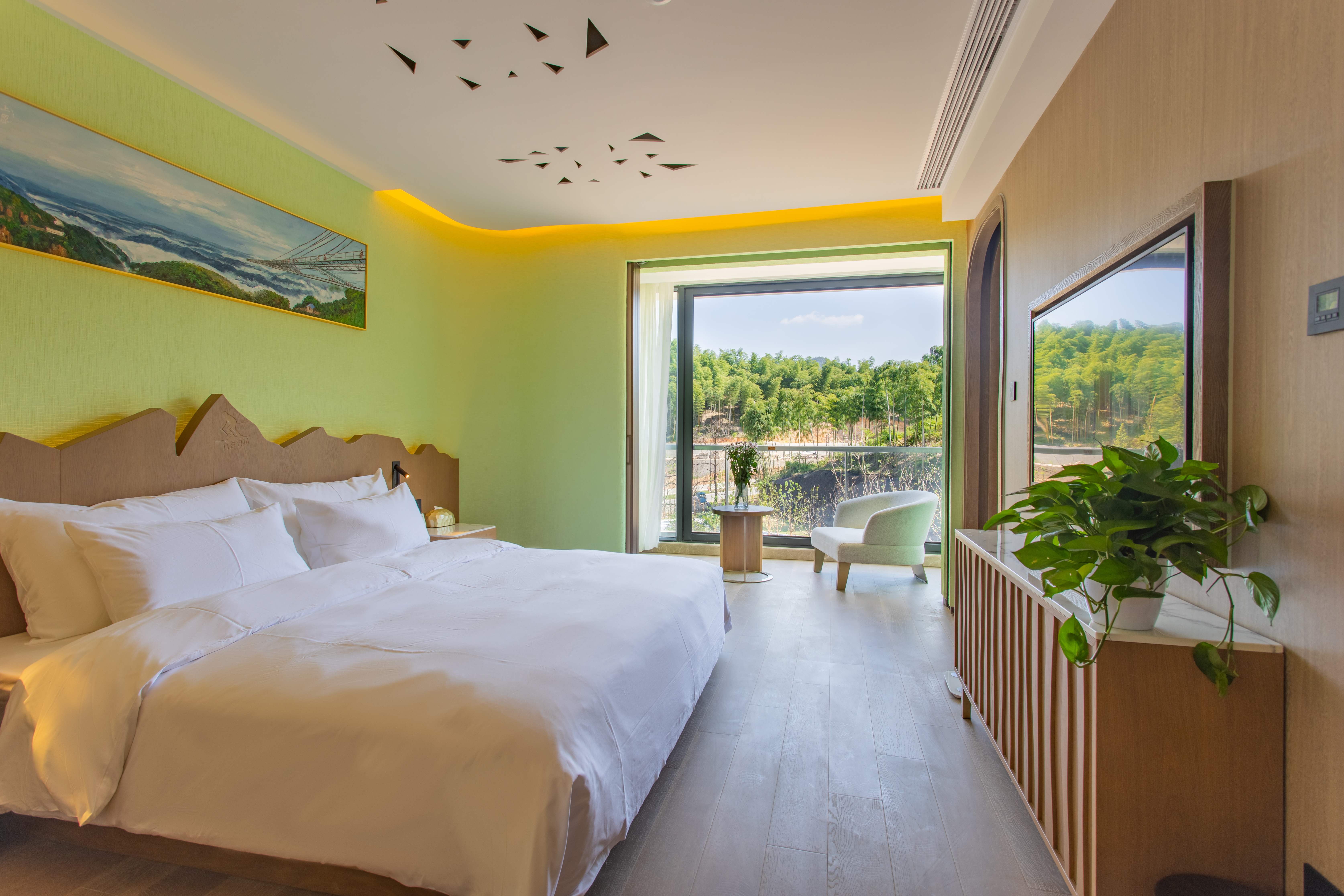 竹径通幽·绿野奇遇大床房【萌宠同乐+亲子度假】