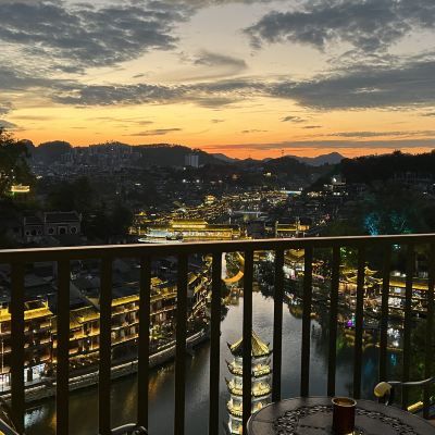 明月無敵全景親子間（外陽台） 鳳凰故里明月全景民宿（萬名塔虹橋店）優惠