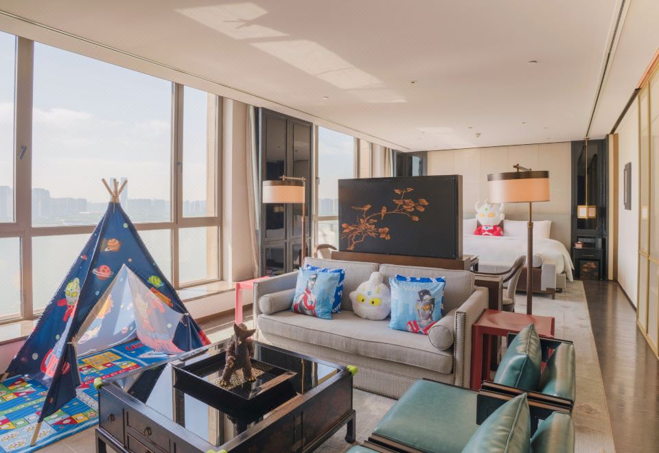 奥特曼亲子主题开放式江景套房