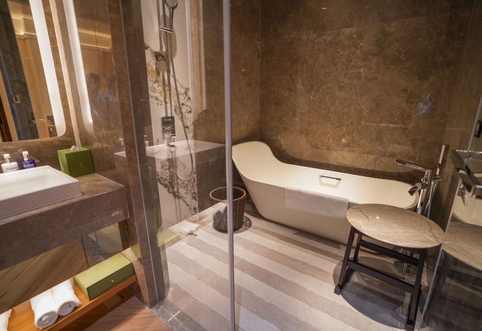 Elegant Superior Room (2 Beds)