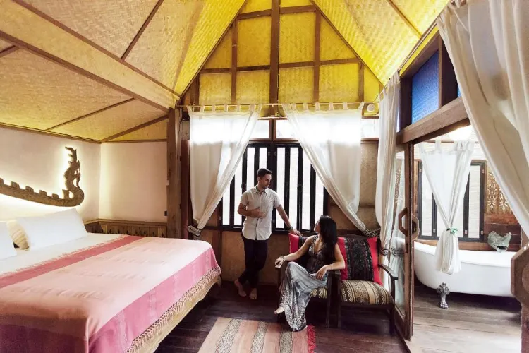 Honeymoon Master Room With One Way Airport Transfer